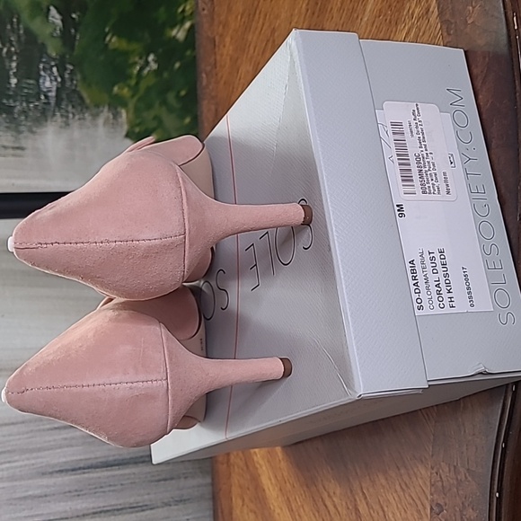 New in box! Sole Society Darbia Womens 9 suede ruffle high heel pump shoes - Picture 5 of 7